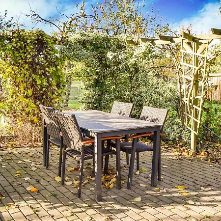 Holiday home In Mit Garten